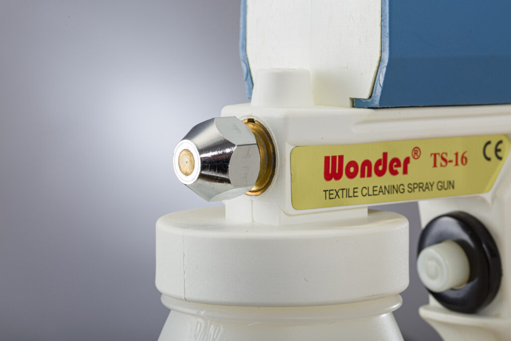 Wonder TS 16 spray gun nozzle close-up